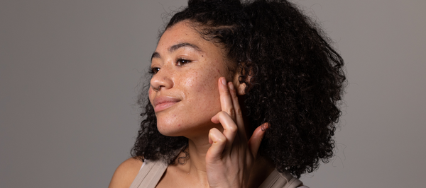 Ease Hormonal Skin with Magnitone London