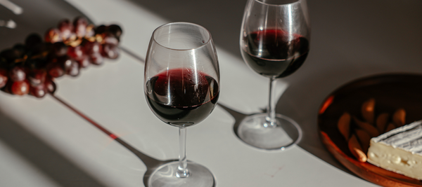 Stock image of 2 glasses of red wine