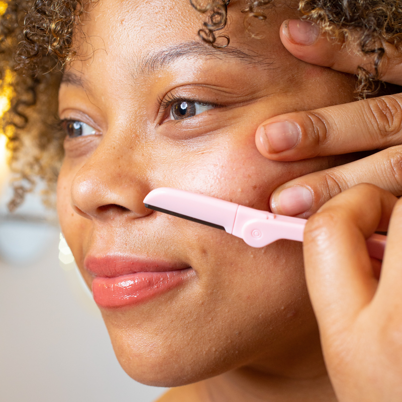 How to online use eyebrow razor